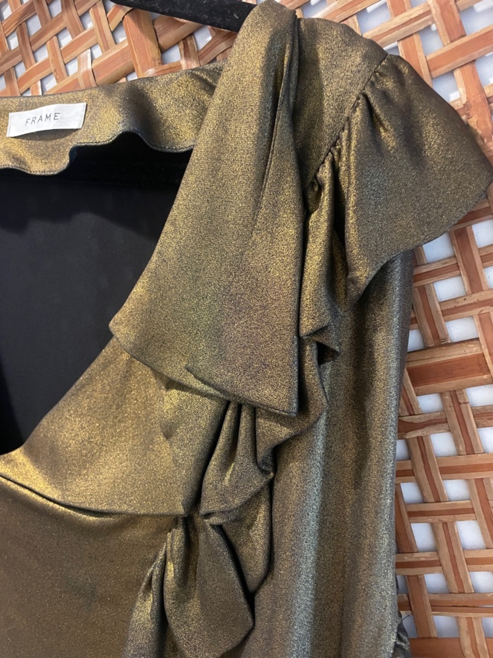 Frame | Boxy Metallic Ruffle Blouse | XL - Picture 4 of 7